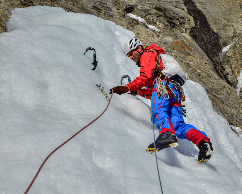 eiskletterkurs-fuer-anfaenger-bei-alpinschule-bergpuls-1