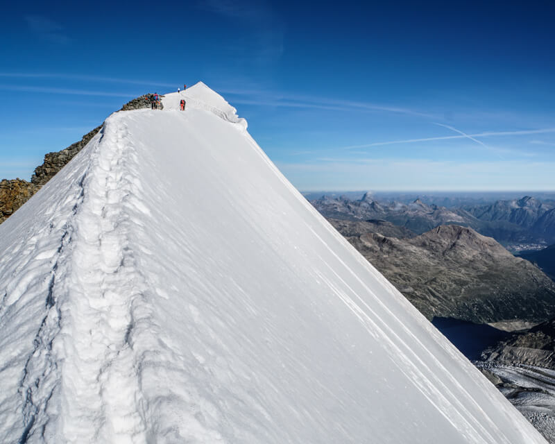 biancograt-mit-bergfuehrer-von-alpinschule-bergpuls-11-1