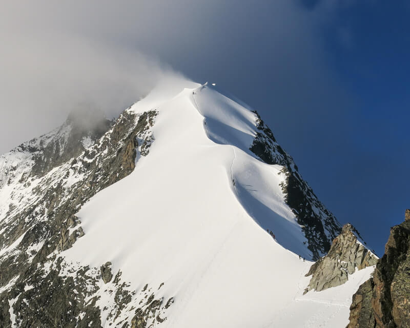 biancograt-mit-bergfuehrer-von-alpinschule-bergpuls-4-1