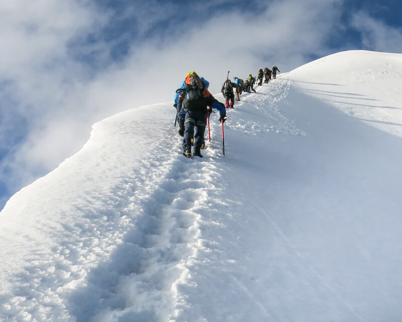 biancograt-mit-bergfuehrer-von-alpinschule-bergpuls-5-1