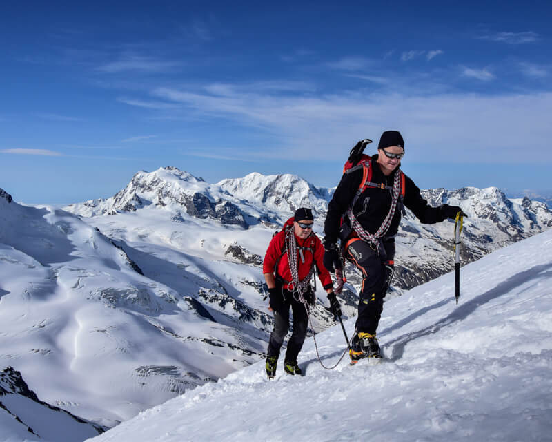 alphubel-und-dom-mit-bergfuehrer-von-alpinschule-bergpuls-5