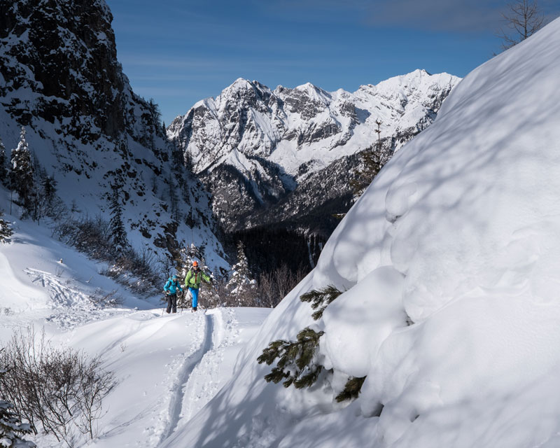 Skitourenwochenende-mit-Bergführer-im-Ennstal,-Gesäuse,-Steiermark